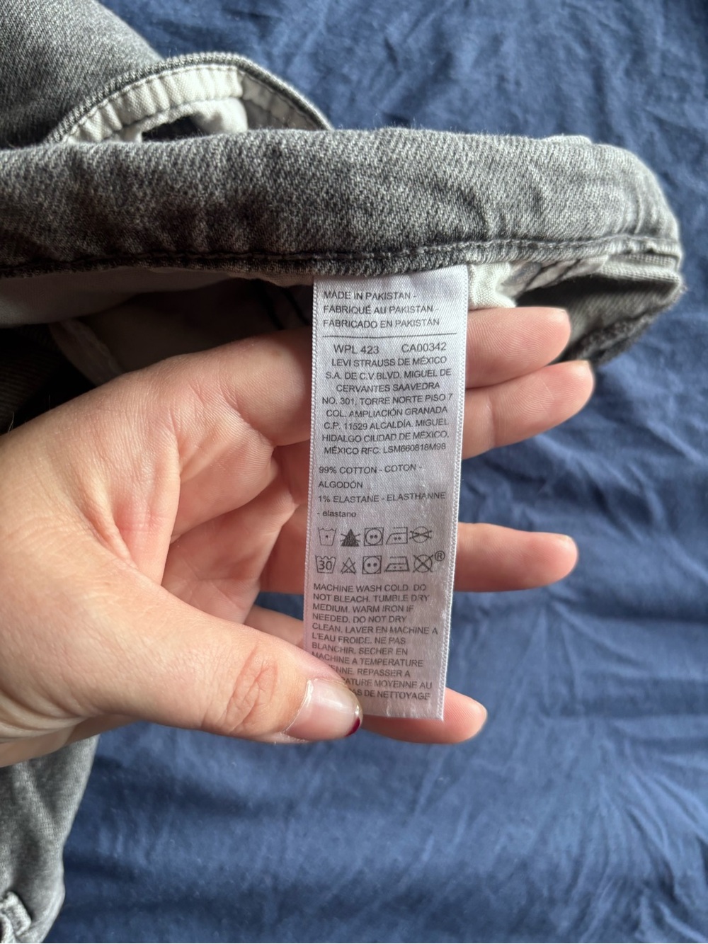 Levi's Washed Black High-Rise Jean Shorts - Picture 3 of 4